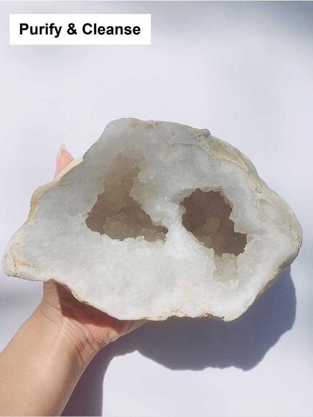 Clear quartz geode - 008