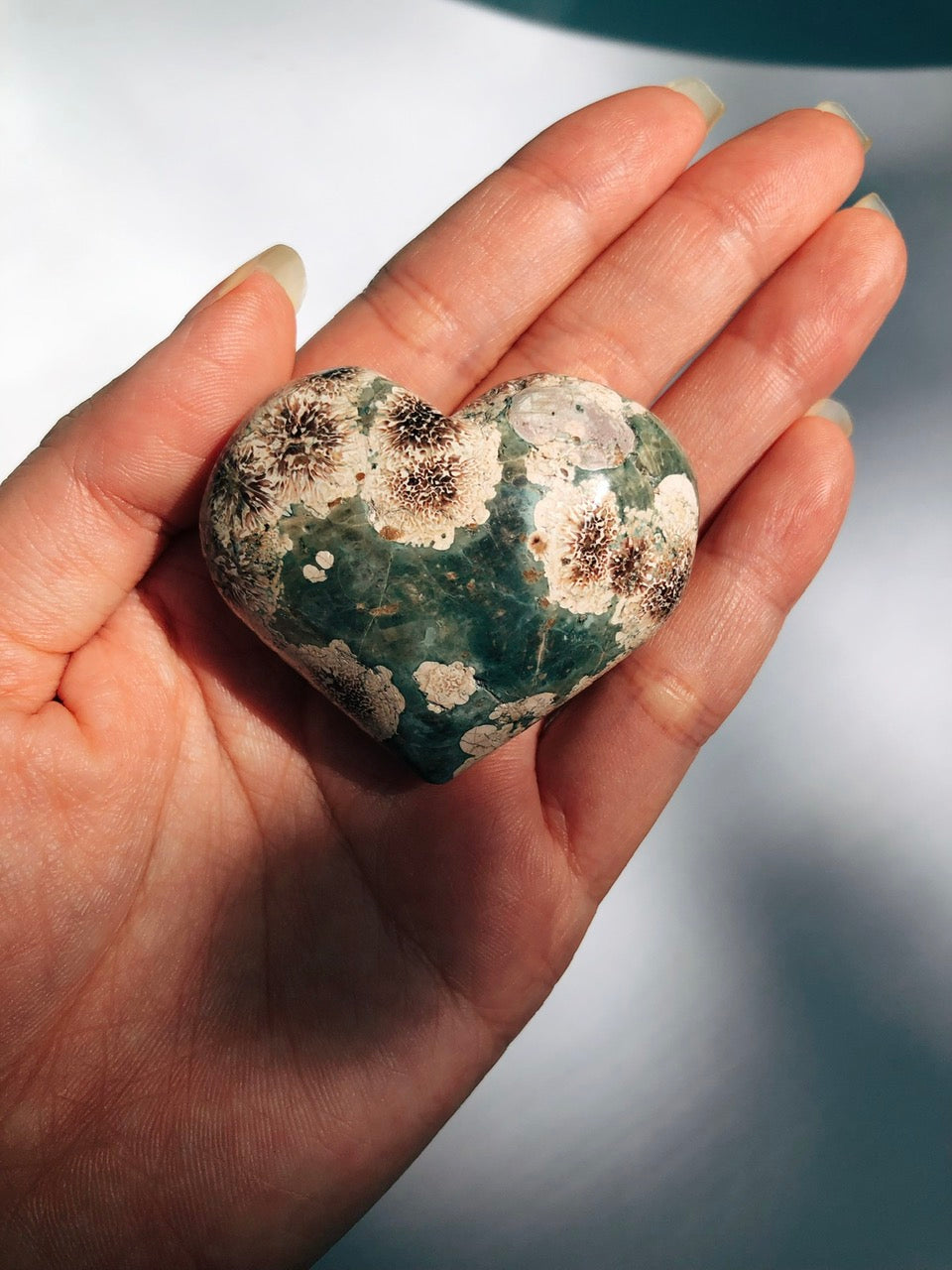 Green flower agate heart - 001